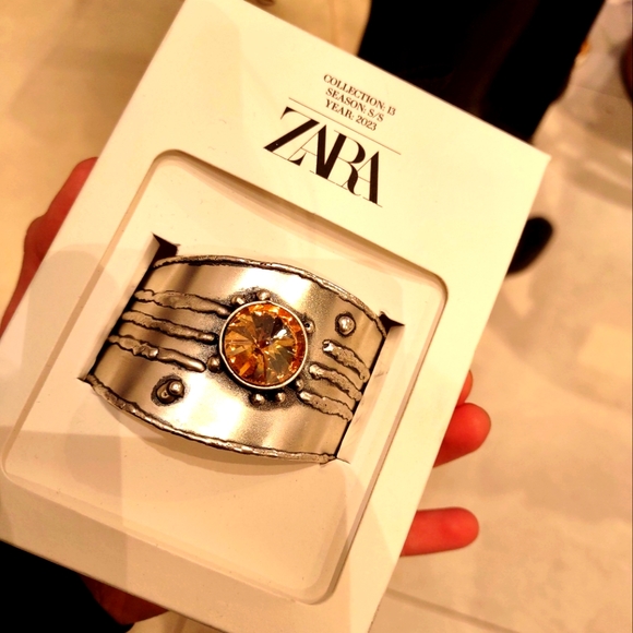 🪷ZARA glistening gem Cuff - Picture 1 of 6